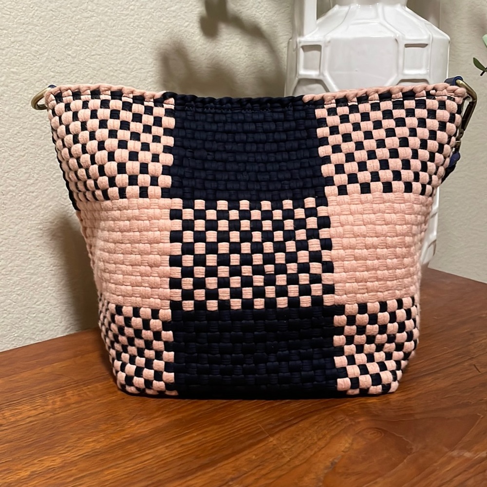 NARRA HOBO BAG - MEDIUM - PHILIPPINES COLLECTION - BLUSH & NAVY
